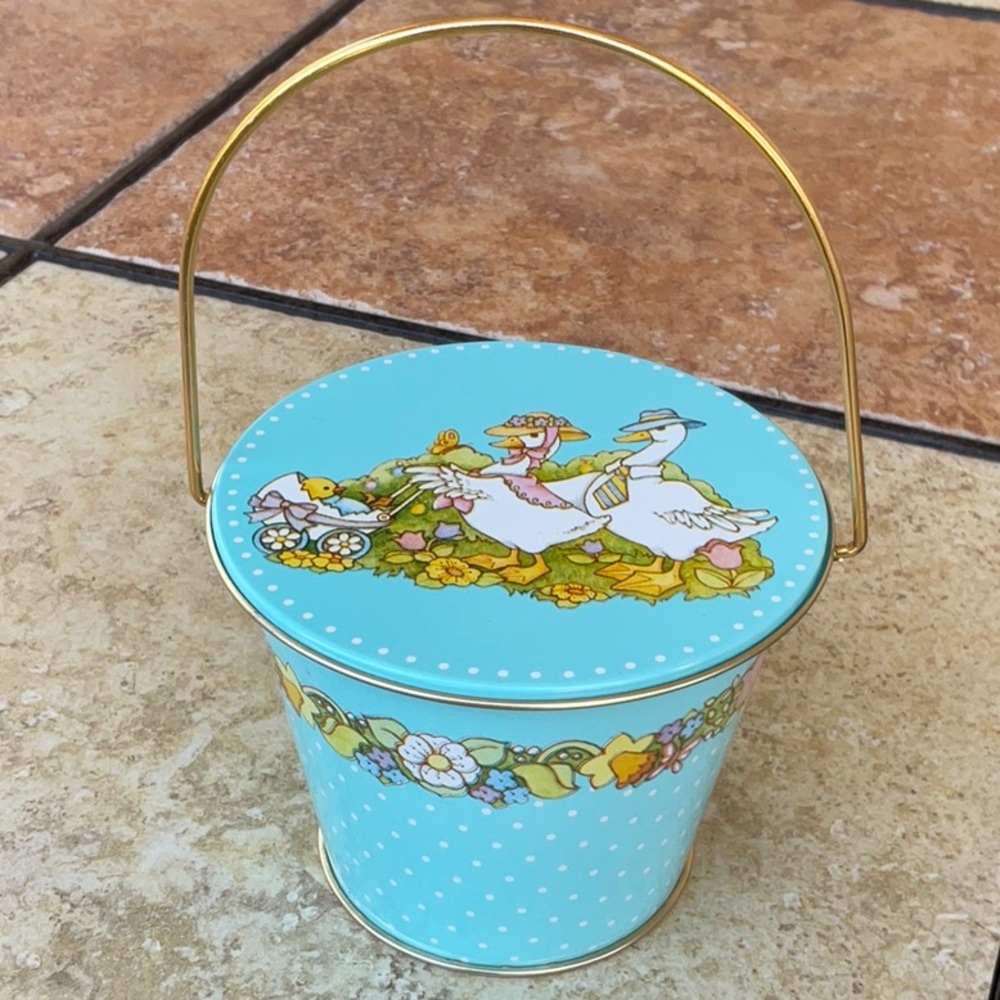 Mama & Papa & Baby Geese flowers small Vintage Covered Spring Time Pail - Picture 2 of 12